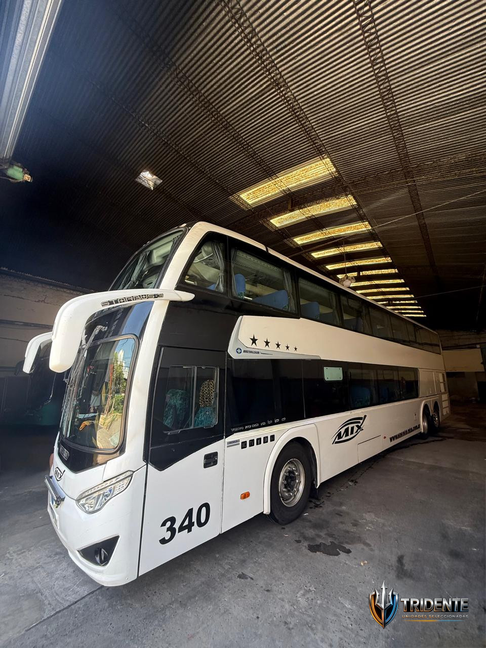 Volvo B450R 2016 — Colectivo usado, foto 3
