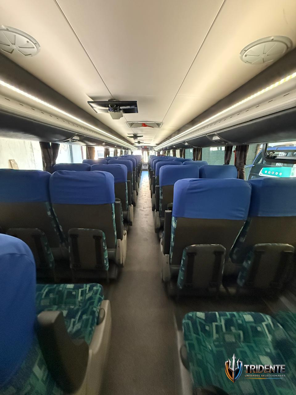Volvo B450R 2016 — Colectivo usado, foto 19