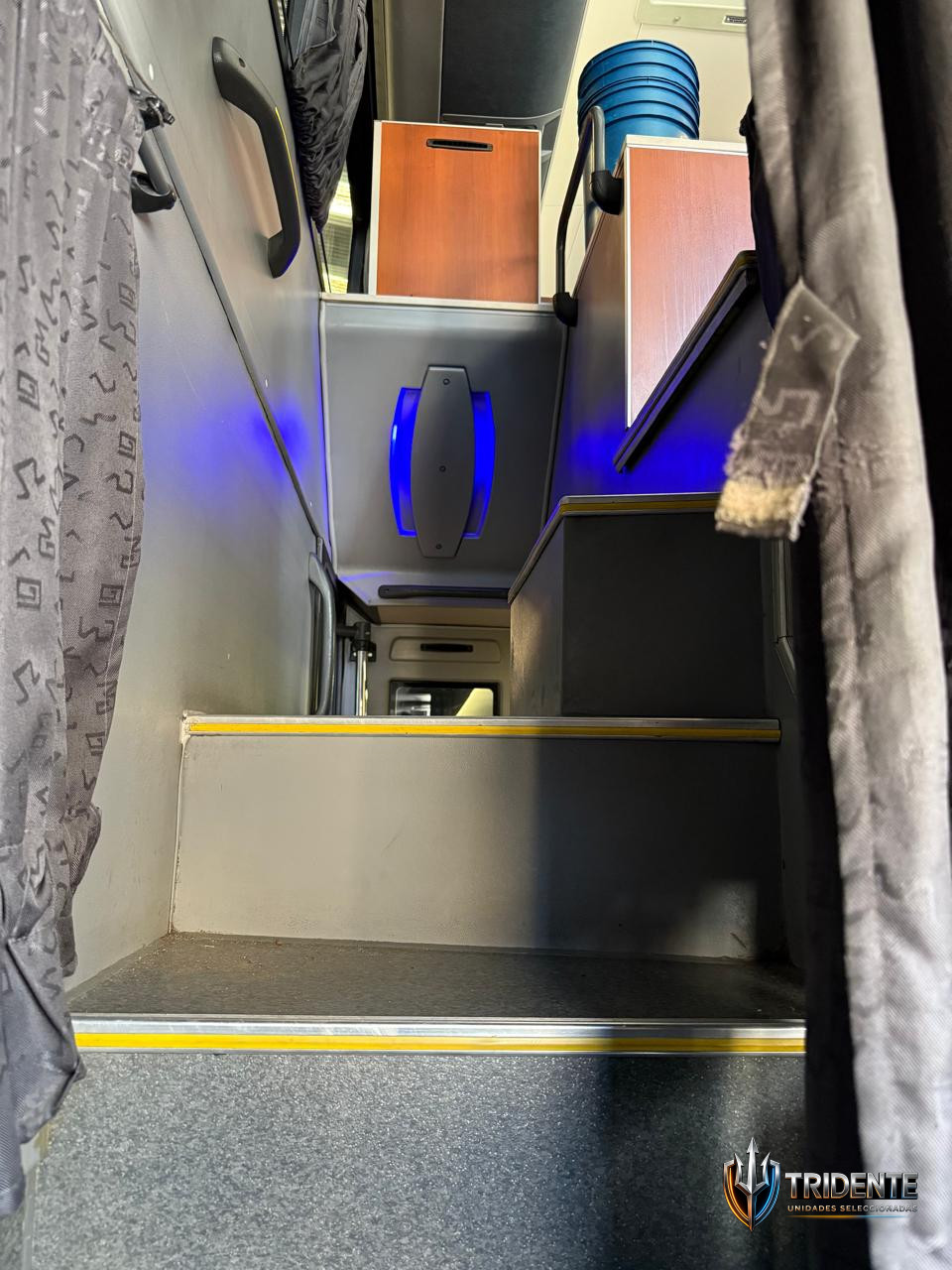 Volvo B450R 2016 — Colectivo usado, foto 12