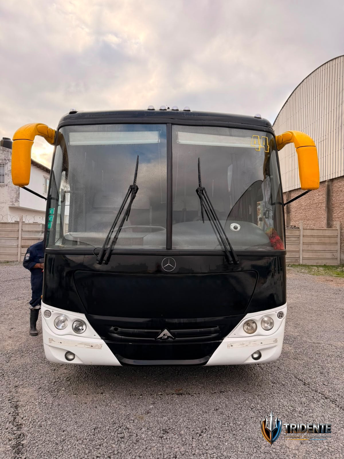 Mercedes-Benz OH1518 2014 — Colectivo usado, foto 5