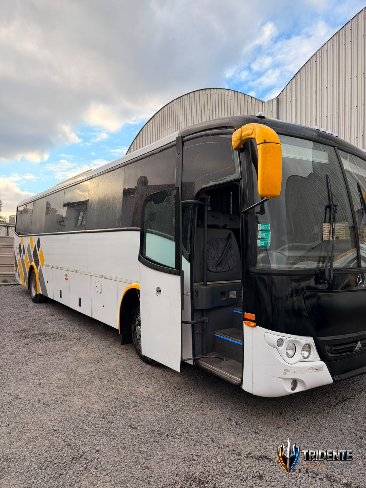Mercedes-Benz OH1518 2014 — Colectivo usado, foto 6