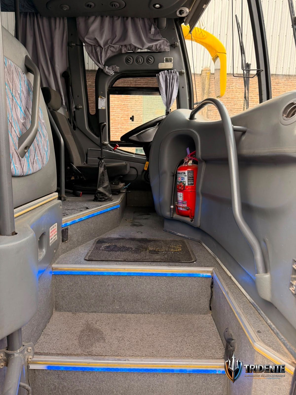 Mercedes-Benz OH1518 2014 — Colectivo usado, foto 7