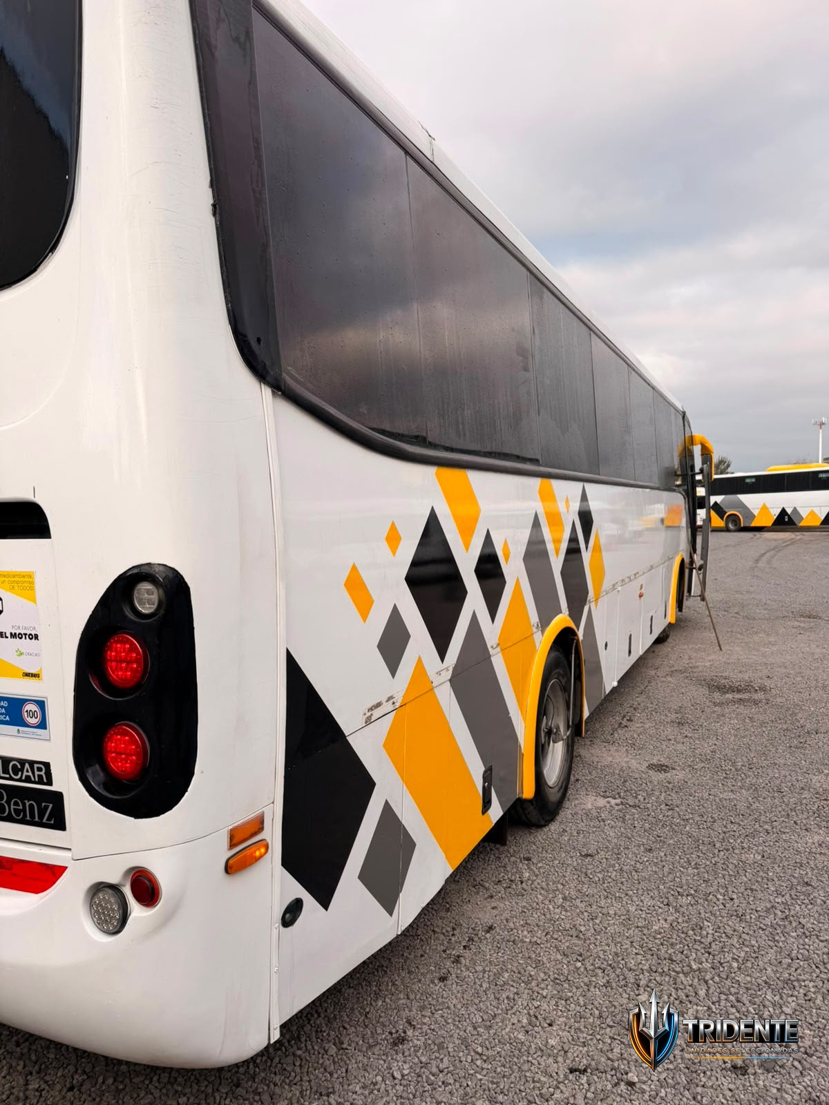 Mercedes-Benz OH1518 2014 — Colectivo usado, foto 2