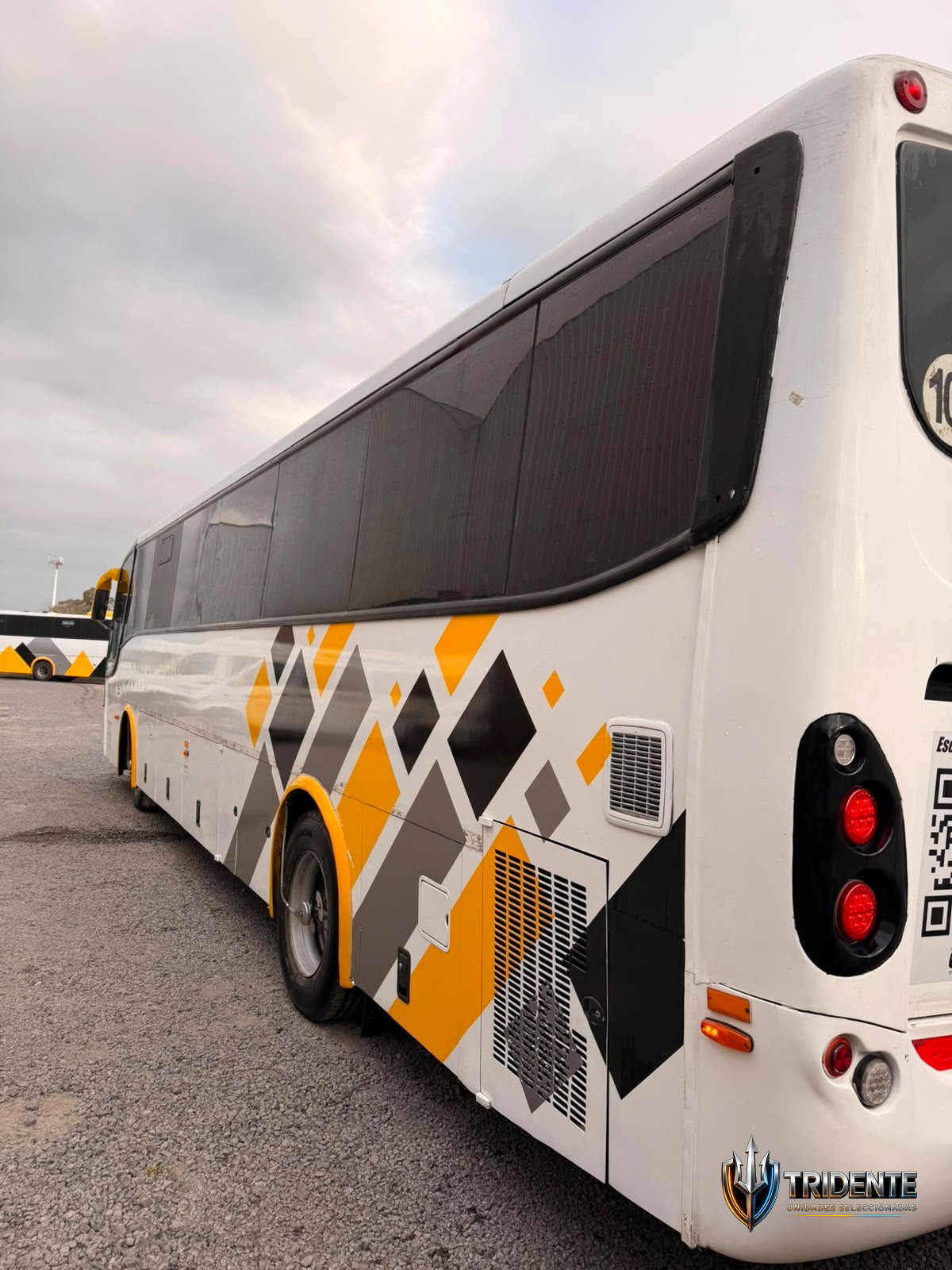 Mercedes-Benz OH1518 2014 — Colectivo usado, foto 4