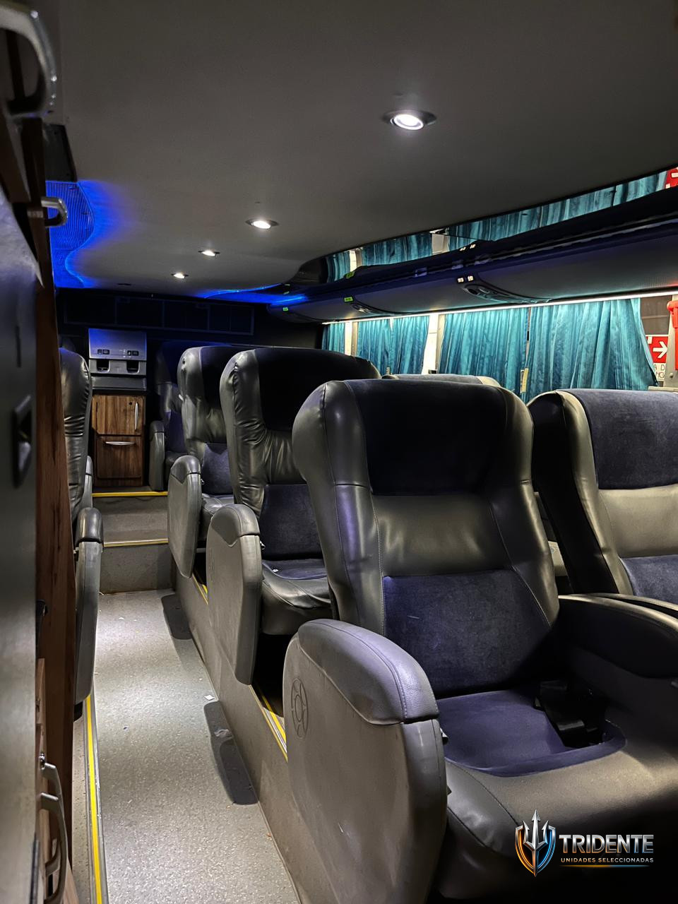 Scania K400 2016 — Colectivo usado, foto 4