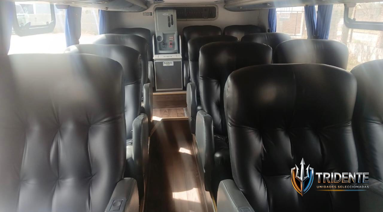 Volvo B450R 2023 — Colectivo usado, foto 5